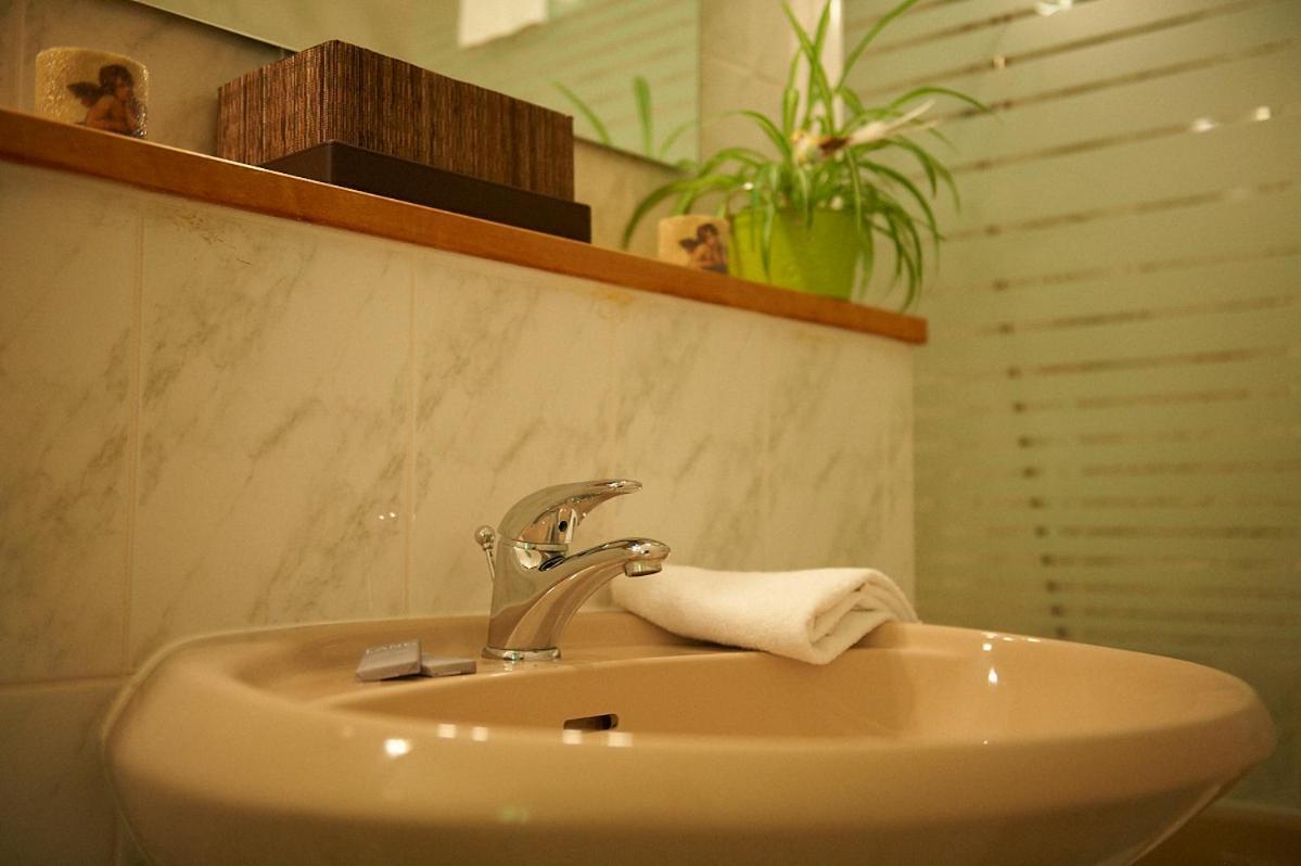 Hotel Le Relais Fleurance Ngoại thất bức ảnh